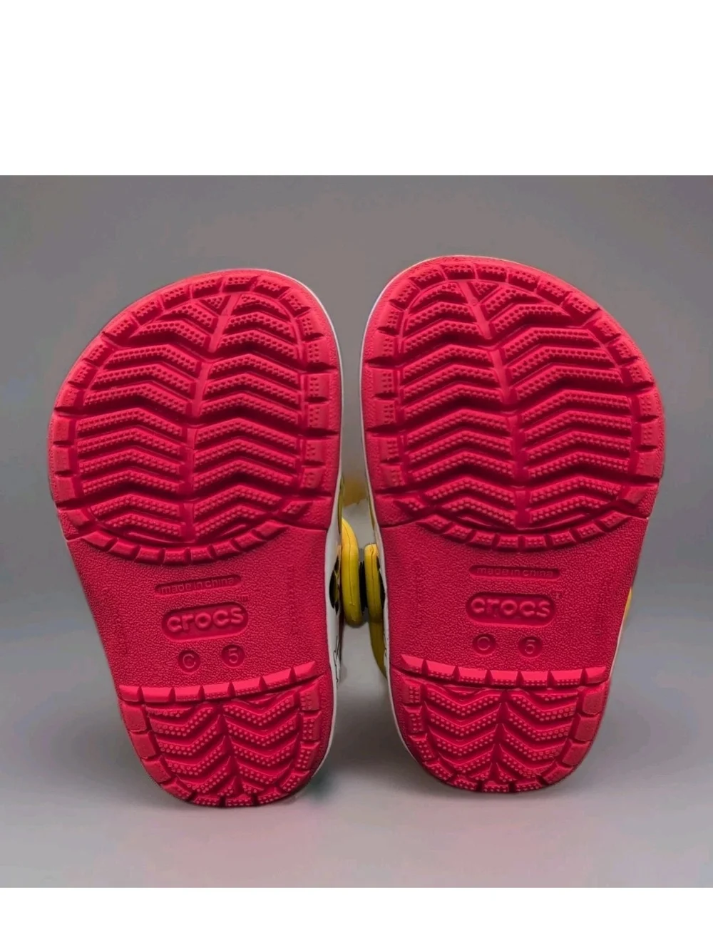 CROCS colors red